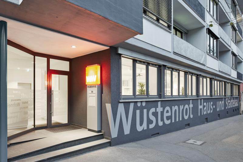 Gebäudeeingang WHS