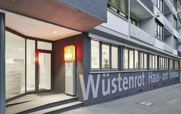 WHS Gebäudeeingang