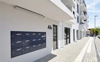 Hauseingang Mehrfamilienhaus