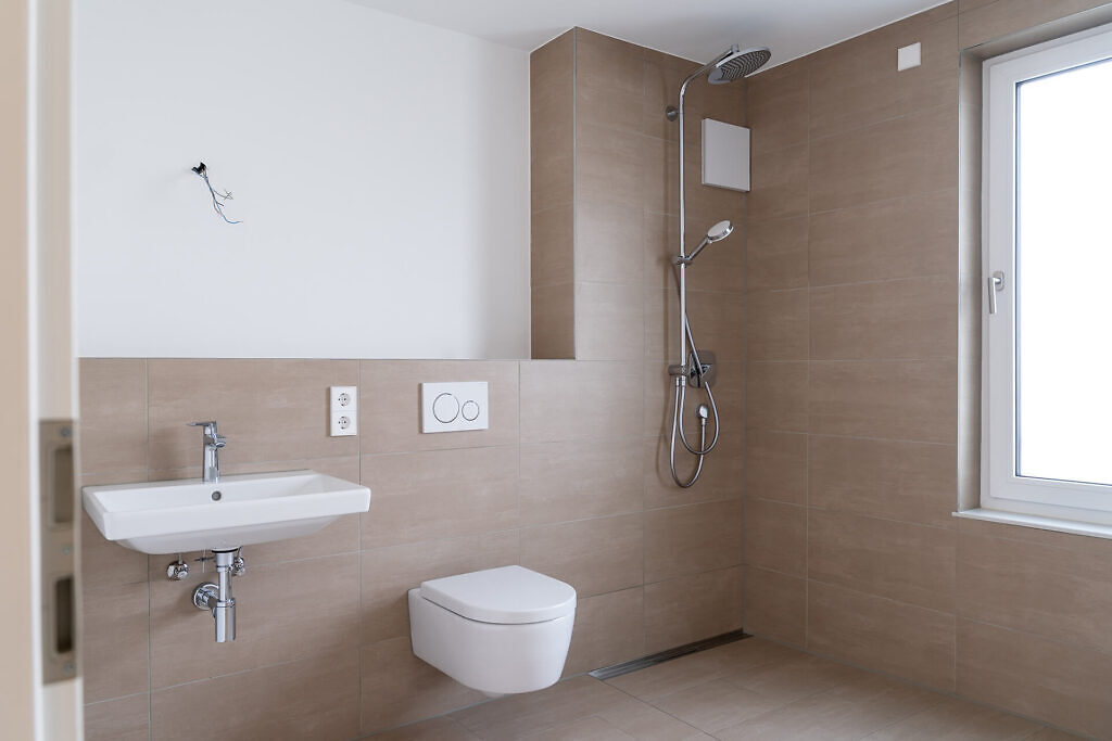 Badezimmer der Neubau Reihenhäusern in Ostfildern-Scharnhausen